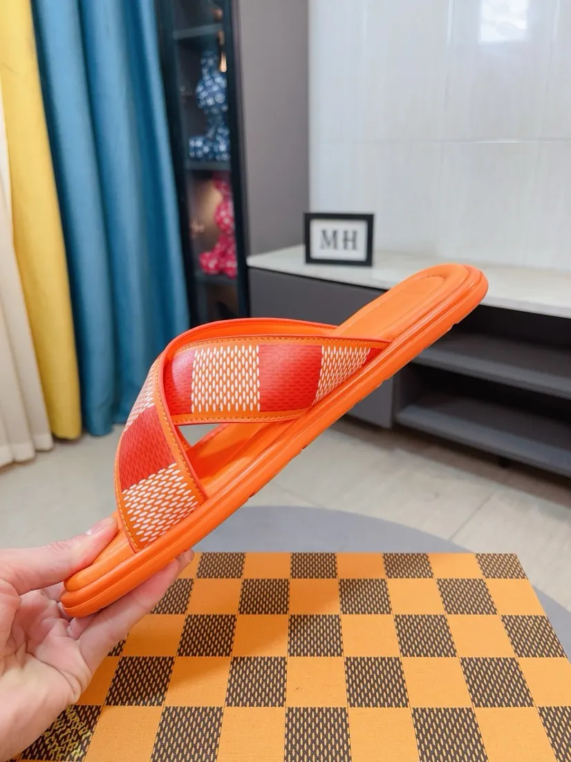 Men's shoes 💰340🌹🌹 (lv-Louis Vuitton) New men's slippers, high-end boutique, exquisite embossed logo decoration on the upper, fine workmanship, super soft soles, casual, loose and comfortable, a must-have in summer! \nsize：38-44